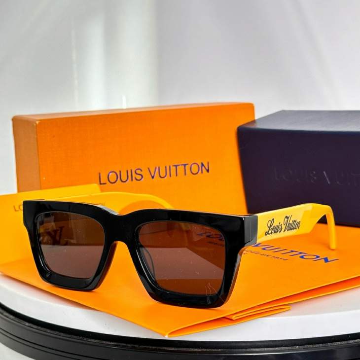 Picture of Louis Vuitton Sunglasses _SKUfw74861340fw